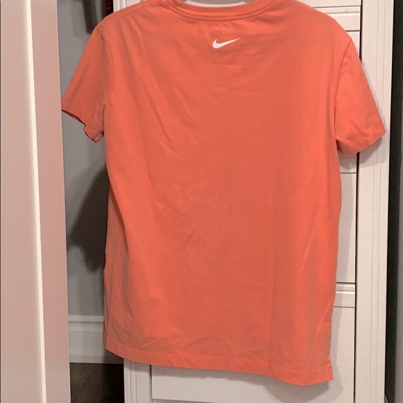 Nike shirt - Picture 2 of 2